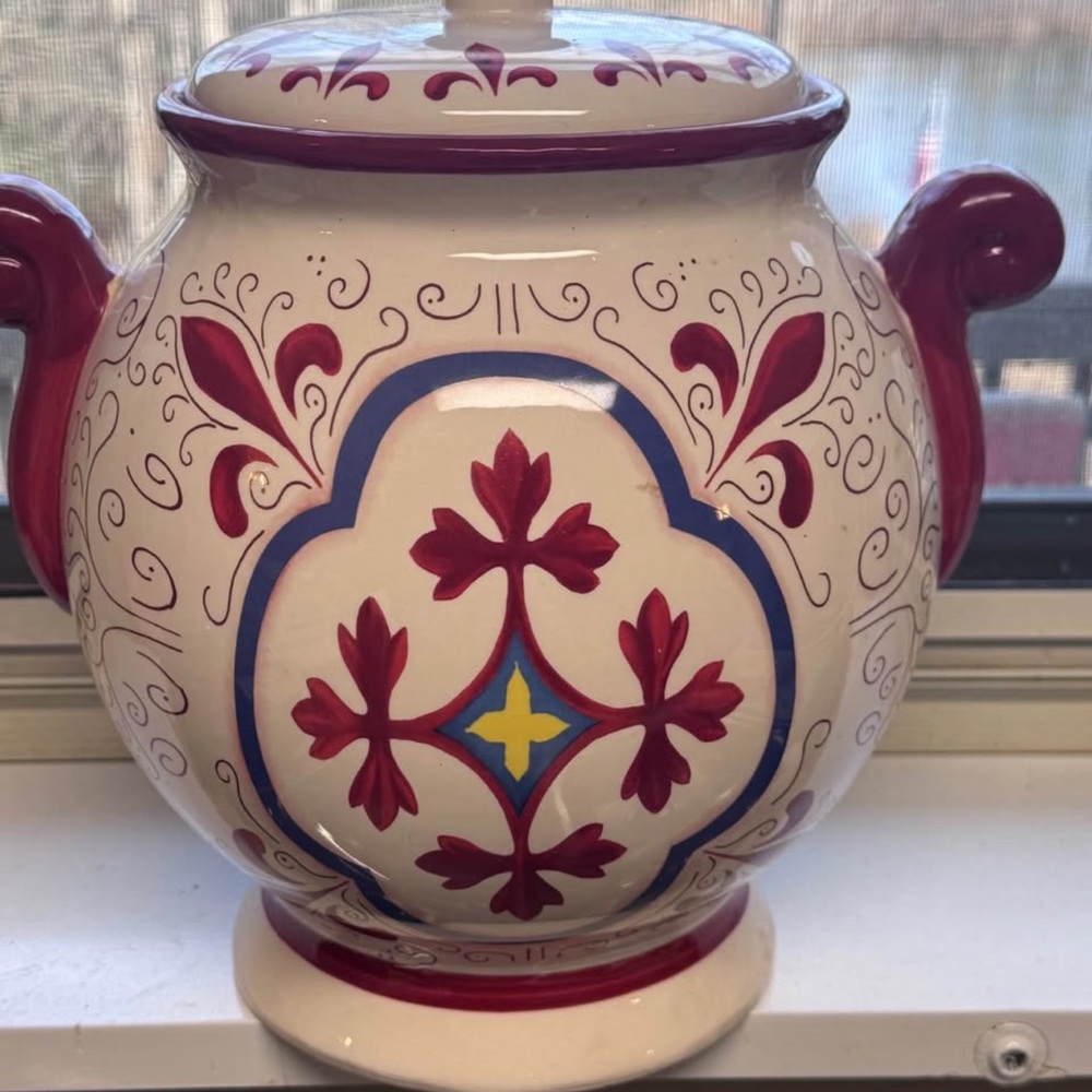 Elegant Ceramic Vase with Red and Blue Accents